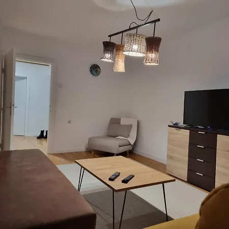 דירה Dino's Spacious Place