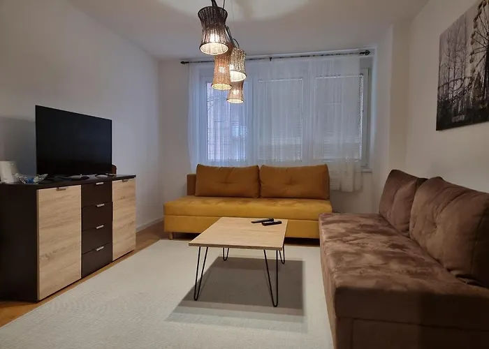 Dino's Spacious Place *